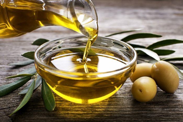 olive-oil-in-a-bowl