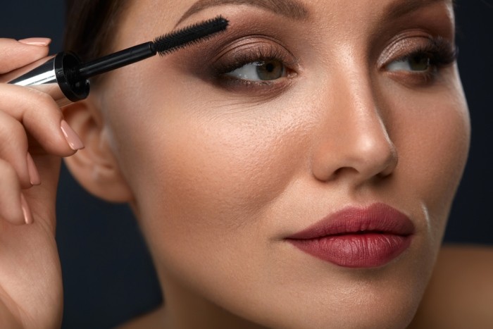 10 Mascara Tips for Girls with Short Eyelashes2