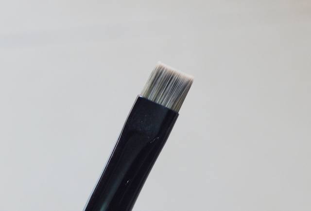 Bh cosmetics flat liner brush Review