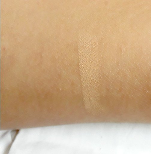 Catrice All Round Cover Stick swatch