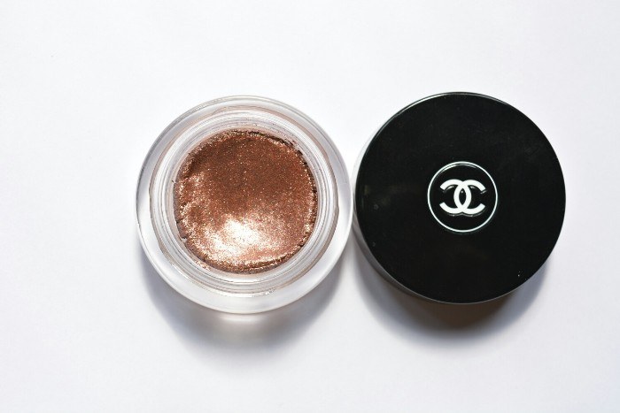 Chanel Illusion D’ombre Long Wear Luminous Eyeshadow - New Moon Review2