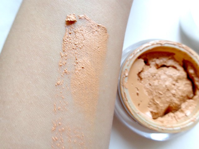 Colorbar Flawless Finish Mousse Foundation swatch