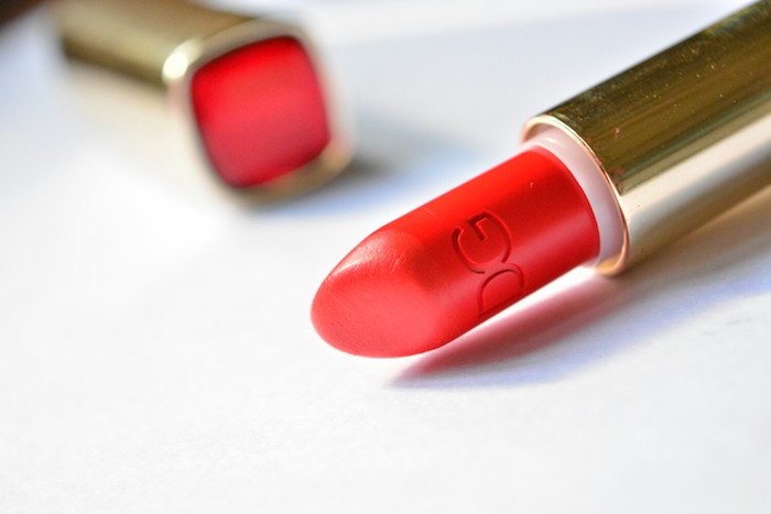 Dolce and Gabbana Ruby Collection Classic Cream Lipstick Iconic 210 Review