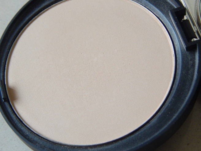 Faces Ultime Pro Second Skin Pressed Powder