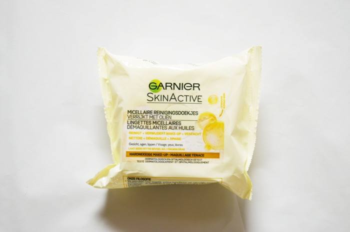 Garnier Skin Active Micellar Oil-Infused Cleansing Wipes Review2