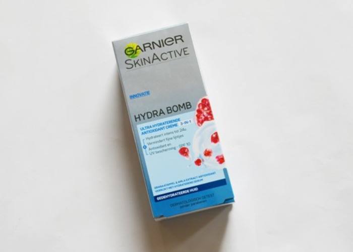 Garnier Skin Active Moisture Bomb Super-Hydrating Antioxidant 3 in 1 Moisturiser Review1
