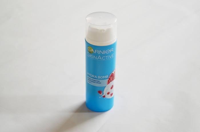 Garnier Skin Active Moisture Bomb Super-Hydrating Antioxidant 3 in 1 Moisturiser Review7