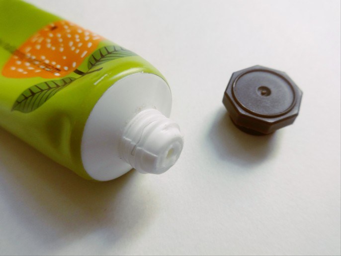 Innisfree Jeju Hallabong Hand Cream packaging