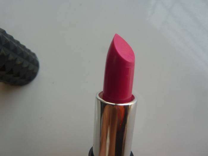 Kat Von D Sexer Studded Kiss Lipstick Review5