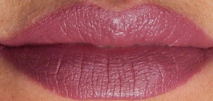 Lakme Enrich Satin P152 Lipstick lip swatch