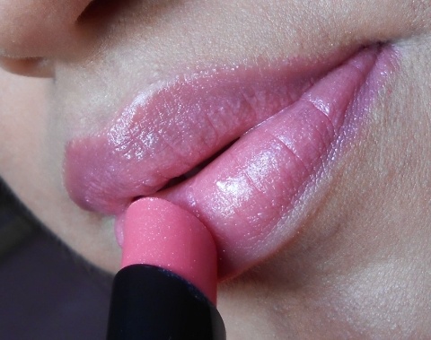 LipIce Dancing Pink Water Colour lip swatch
