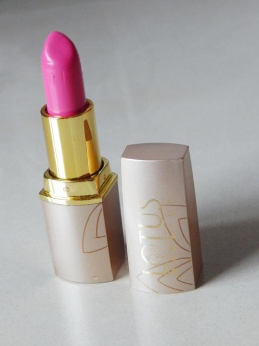 Lotus Herbals Pink Punch Pure Colors Lipstick Review6