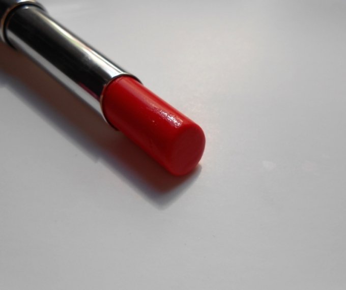 Maybelline RD02 Color Sensational Lip Flush Lipstick red