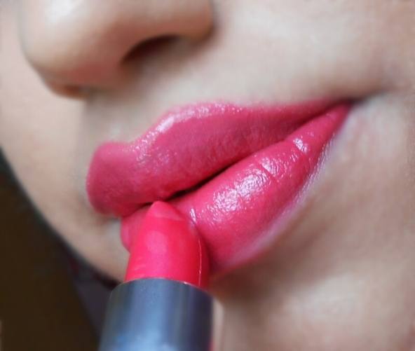 Maybelline REB08 Colorsensational Rebel Bouquet Lipstick lip swatch