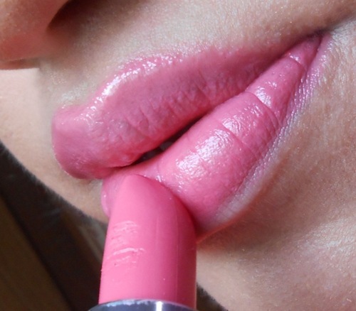 Maybelline REB08 Colorsensational Rebel Bouquet lipstick swatch