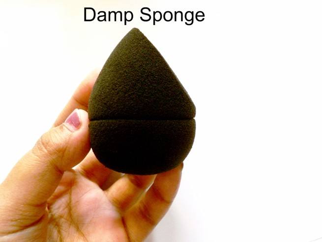NYX Flawless Finish Blending Sponge damp sponge
