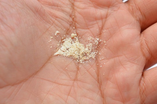 Nude Skincare Detox Brightening Fizzy Powder Wash swatch