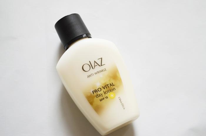 Olay Anti-Wrinkle Provital Mature Skin Day Fluid SPF 15 Review2