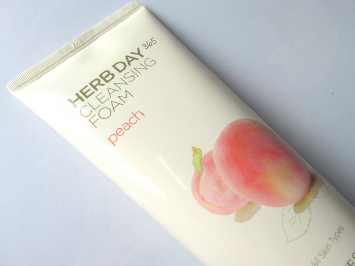 The Face Shop Herb Day 365 Cleansing Foam - Peach Review3
