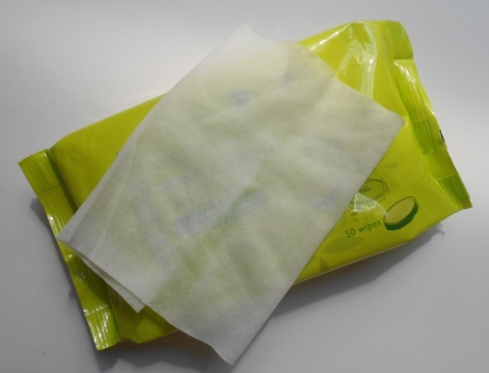 Watsons Sweet Cucumber Scented Invigorating Wet Tissues Review5