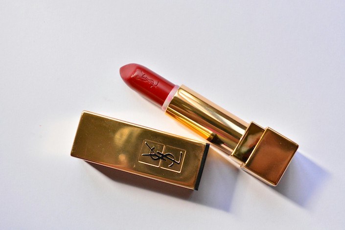 YSL 72 Rouge Vinyle Rouge Pur Couture Lipstick Review