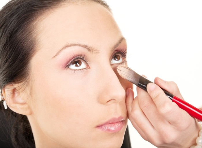7 Important Places To Apply Eyeshadow For a Flawless Look1