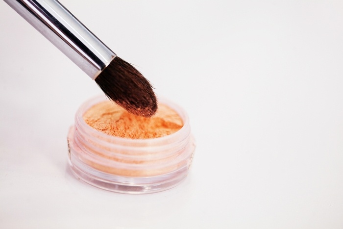 7 Important Places To Apply Eyeshadow For a Flawless Look5
