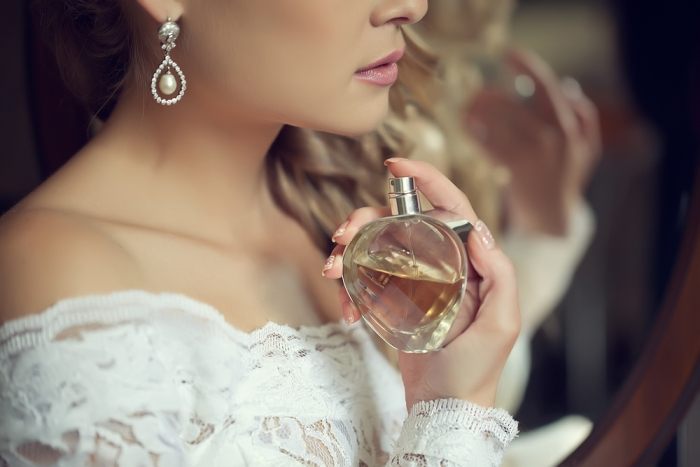 A Complete Guide to Applying These 5 Types of Perfumes4