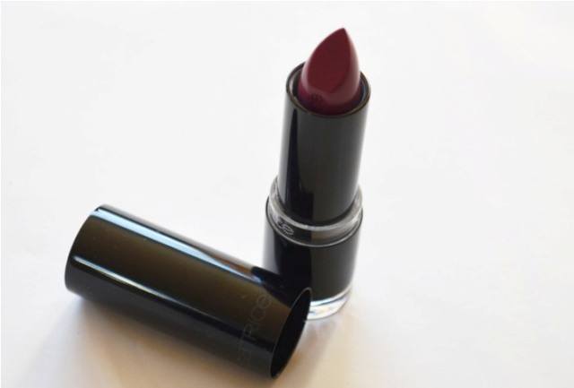 Catrice Ultimate Colour Lipstick - 490 Plum and Base Review7