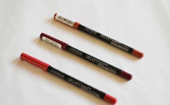 Catrice Velvet Matt Lip Pencil Colour and Contour - Mauve in the Brown Direction Review