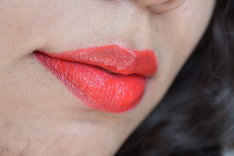 Clio Red Liar Tension Lip swatch 2