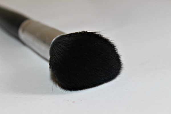 Coastal Scents Classic Large Powder Brush Synthetic Review2