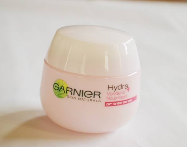 Garnier Moisture + Nourish Daily Rich Moisturiser - Dry to Very Dry Skin Review3