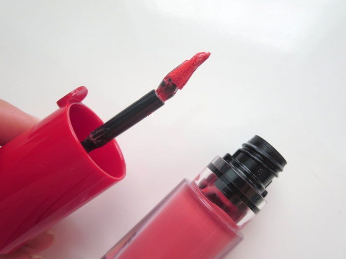 Giorgio Armani Glow Lip Magnet Liquid Lipstick