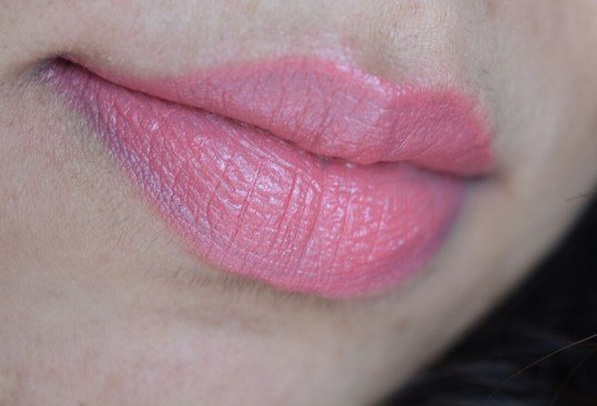 Gucci Nostalgia Audacious Color-Intense Lipstick swatch on lips