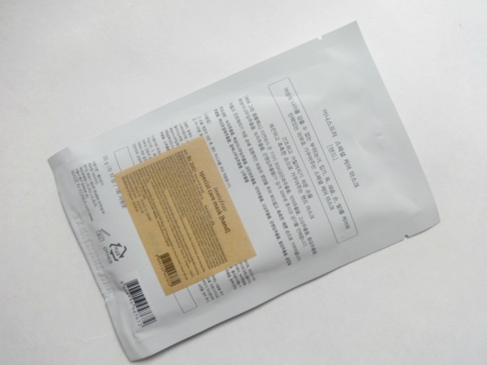 Innisfree Special Care Hand Mask details