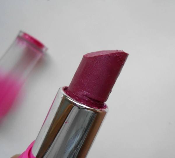KleanColor 02 Pink Femme Lipstick Review1