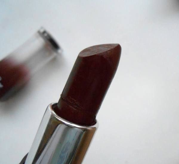 KleanColor 11 Brown Femme Lipstick Review2