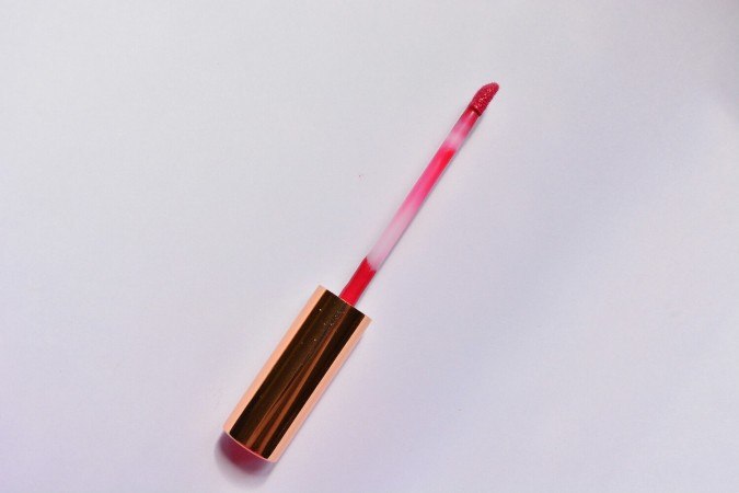 Kylie Cosmetics Koko Kollection Okurrr Liquid Lipstick applicator