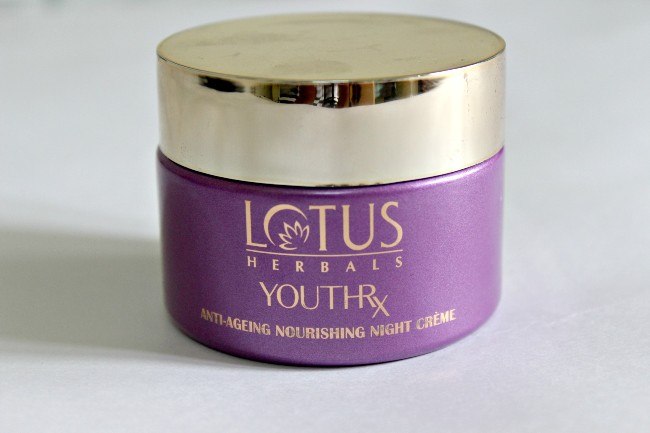 Lotus Herbals YOUTHRx Anti-Ageing Nourishing Night Creme Review3