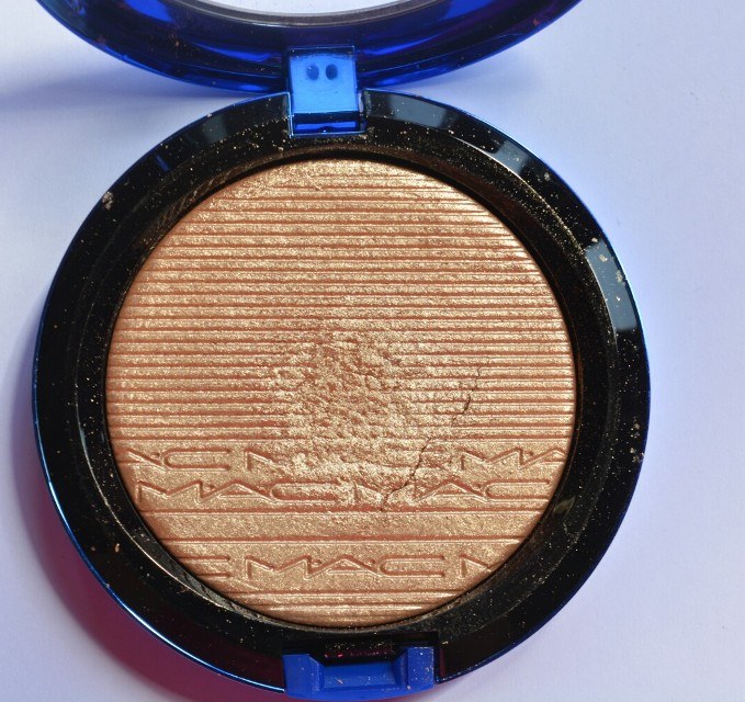 MAC Oh, Darling! Extra Dimension Skinfinish compact