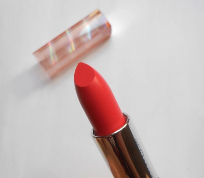 Maybelline NU32S Color Sensational So Nude Lipstick Review