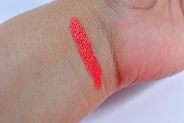 Mikyajy Watermelon Pink Charming Matte Lipstick swatch on hands
