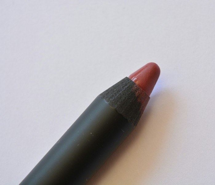 Review Of The NARS Velvet Matte Lip Pencil In 'Do Me Baby' — Glossip Girl