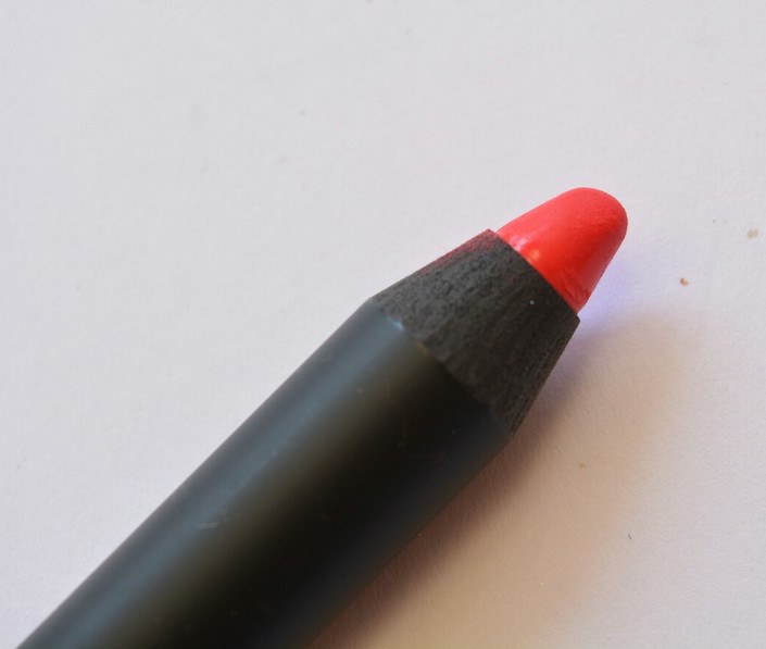 NARS Famous Red Velvet Matte Lip Pencil tip