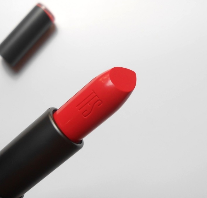 The Face Shop Moisture Touch Lipstick - CR02 Feel So Coral Review