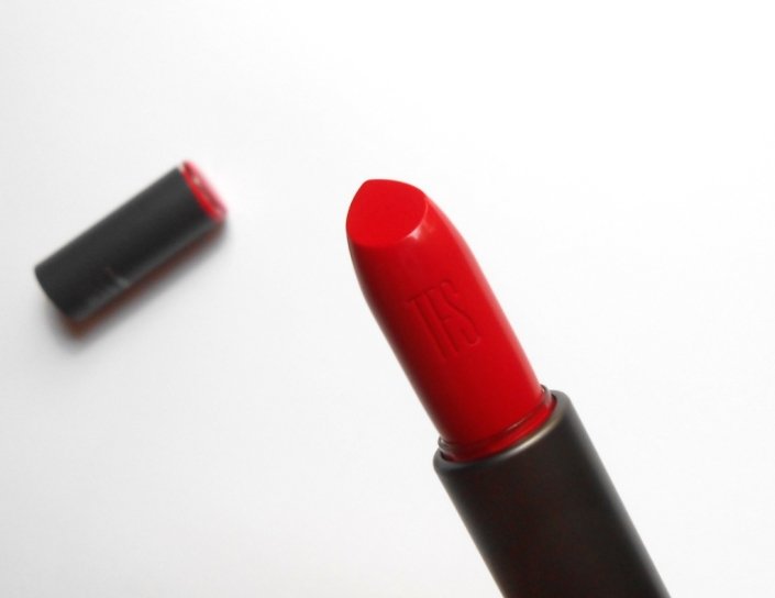 The Face Shop RD02 Red Rising Moisture Touch Lipstick Review