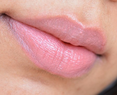 YSL 47 Beige Blouse Rouge Volupte Shine Oil-In-Stick Lipstick lip swatch
