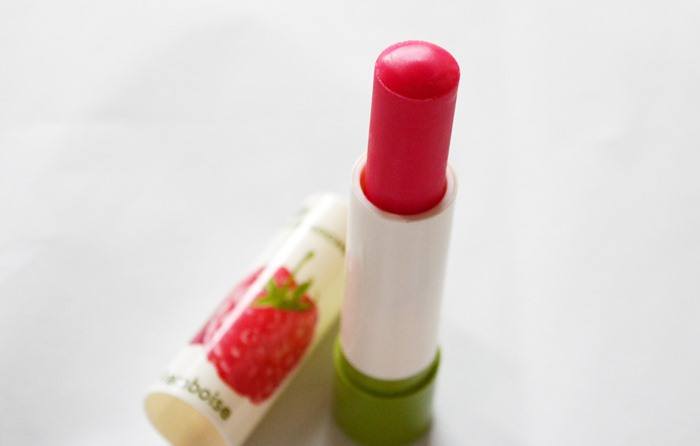 Yves Rocher Nourishing Lip Balm Raspberry Review3