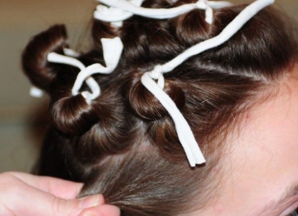 10 Easy Ways to Style Your Hair Without any Electrical Appliance2